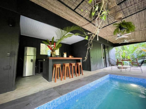 Villa JOEYSHE- New Luxury Villa with Pool & AC